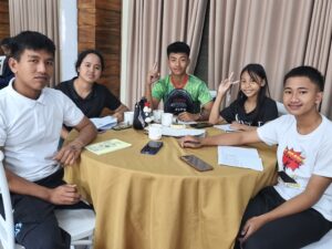 Student Leaders of Tabuk Institute actively participate in the session.